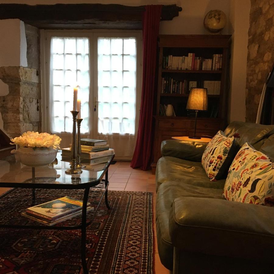 Les Gîtes Pérard Caylus Extérieur photo