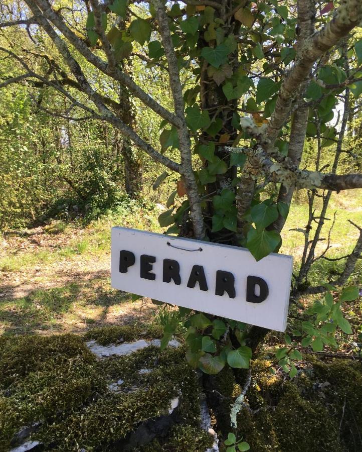 Les Gîtes Pérard Caylus Extérieur photo