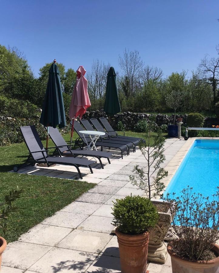 Les Gîtes Pérard Caylus Extérieur photo