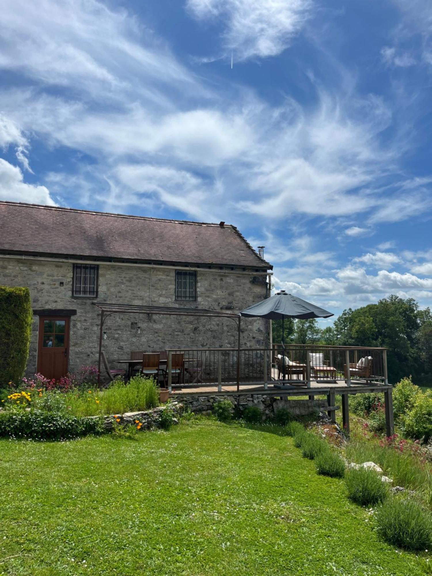 Les Gîtes Pérard Caylus Extérieur photo