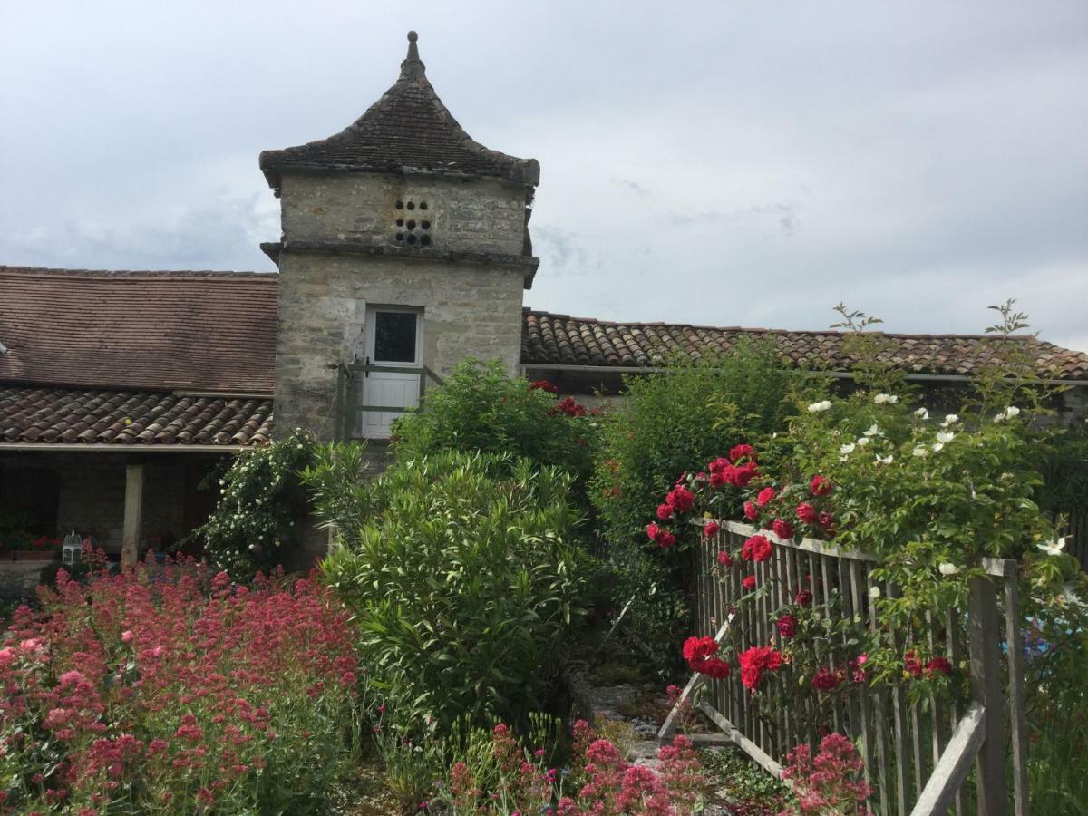 Les Gîtes Pérard Caylus Extérieur photo