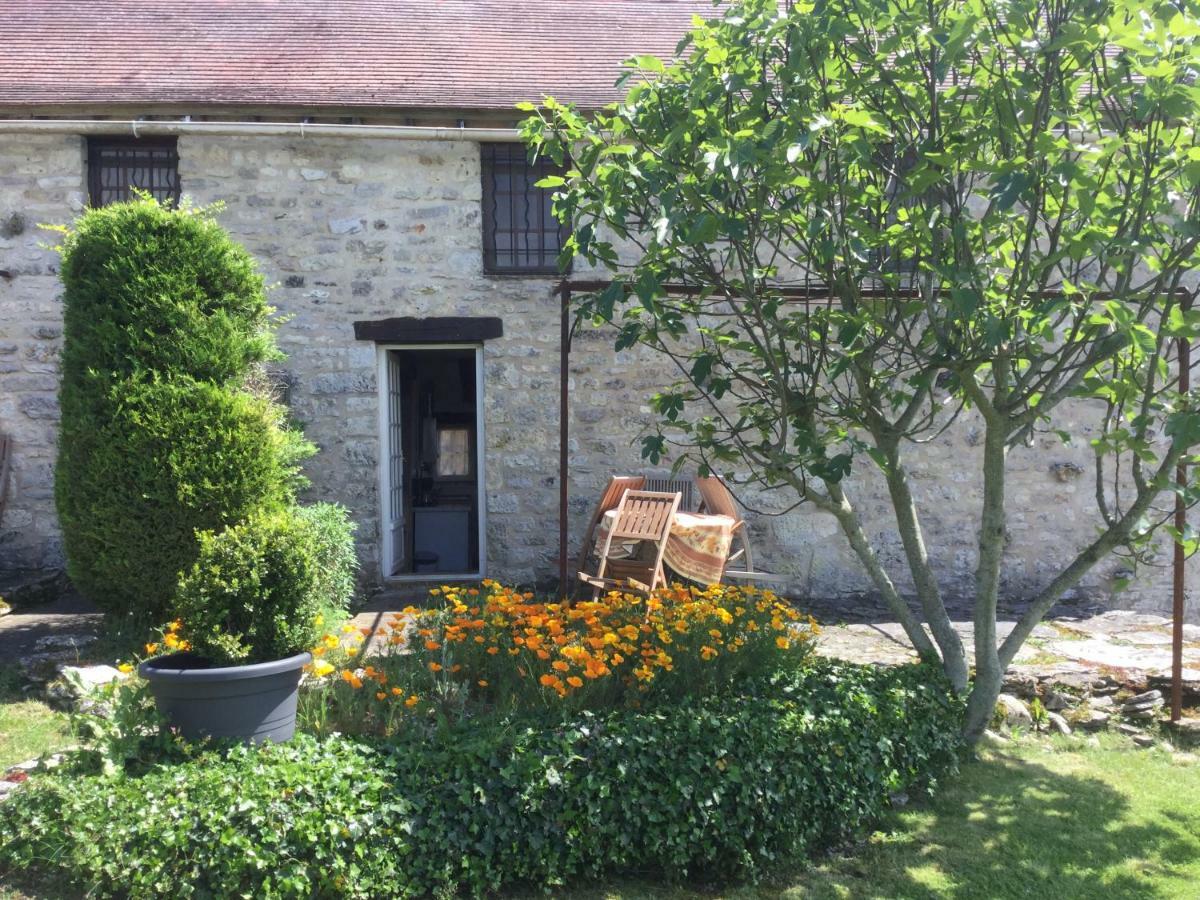 Les Gîtes Pérard Caylus Extérieur photo
